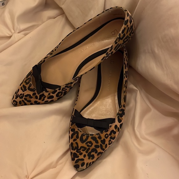 Lauren Conrad Cheetah Print Pointed Toe Flat with bow detail Size 9 - Picture 2 of 7